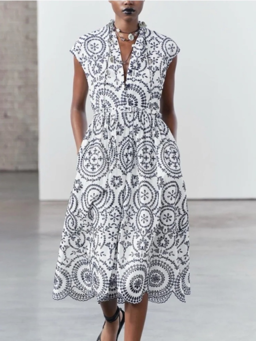 NWT: Zara Midi eyelet dress, Sz L